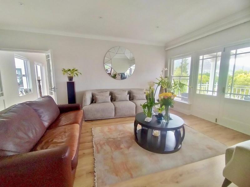 To Let 5 Bedroom Property for Rent in Hout Bay Western Cape